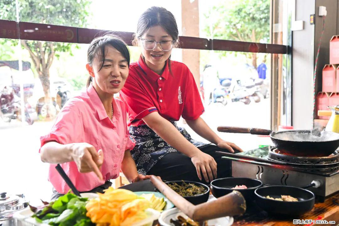 全网追的“扁担女孩”，找了一份暑假工，时薪12元 - 苏州生活资讯 - 苏州28生活网 su.28life.com